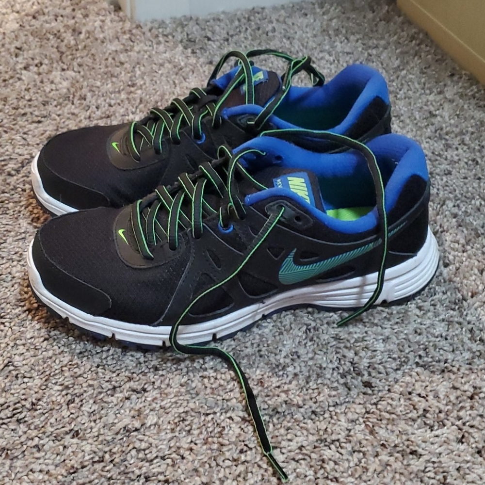 Nike Revolution 2